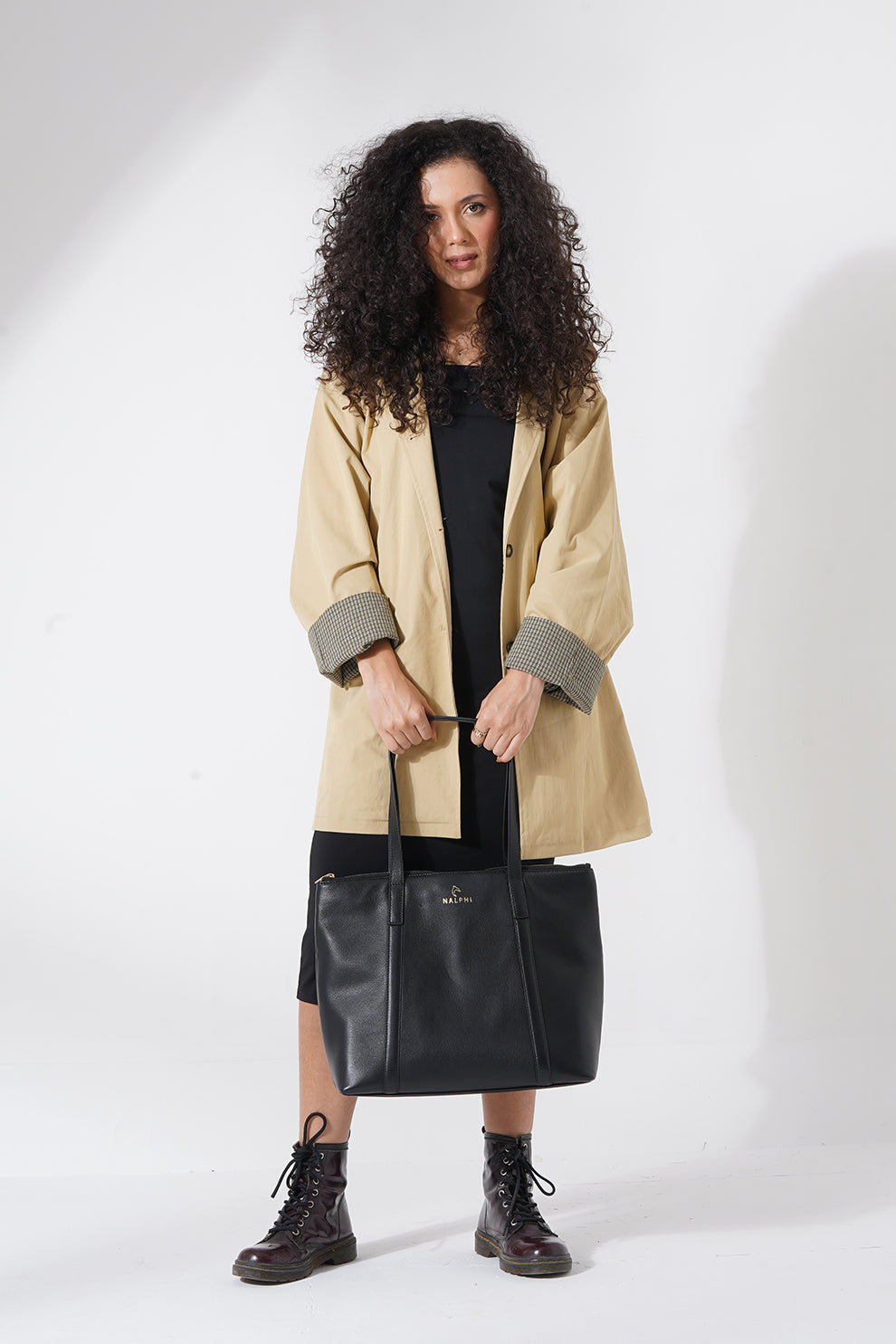 Aura Smart Tote