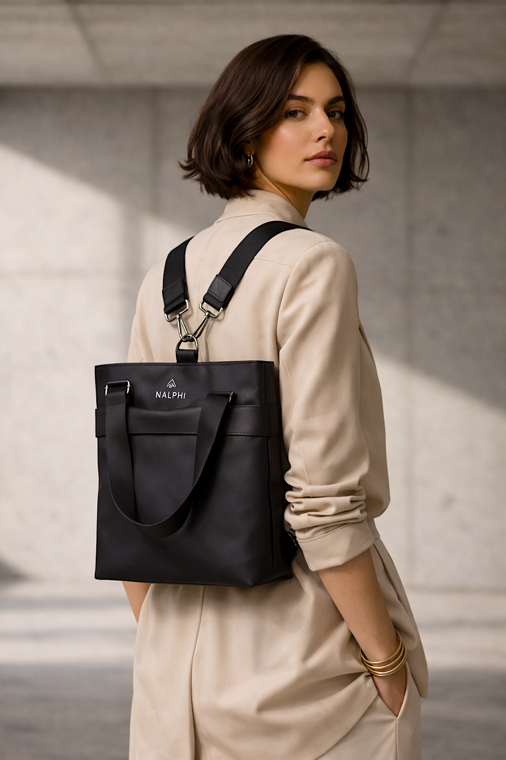 Arden Smart Tote
