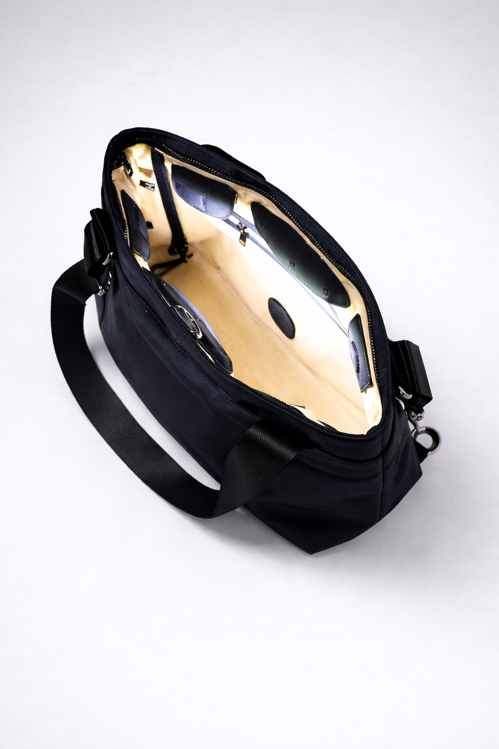 Arden Smart Tote